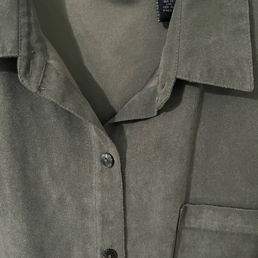 Button down - Picture 3 of 4